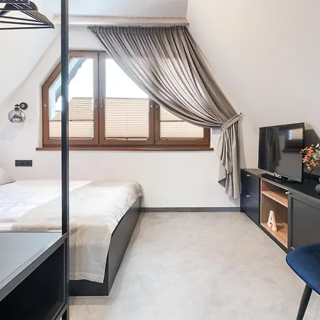 לינה וארוחת בוקר Aspen House I *