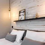 Aspen House I לינה וארוחת בוקר זקופאנה