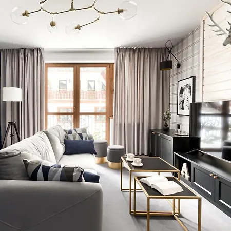 Aspen House I *