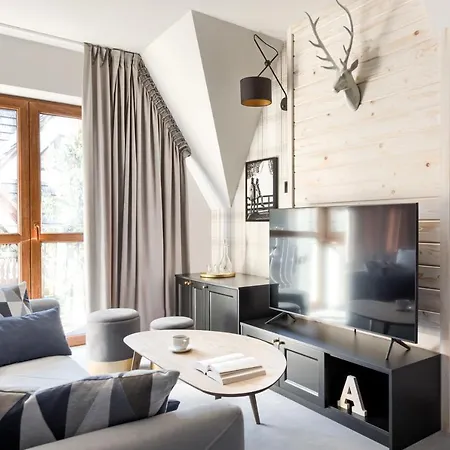 Aspen House I לינה וארוחת בוקר זקופאנה